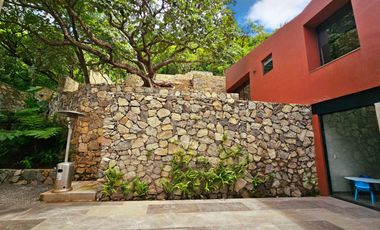 LAS CAÑADAS CASA EN VENTA SEMINUEVA MODERNA CON INCREIBLE VISTA
