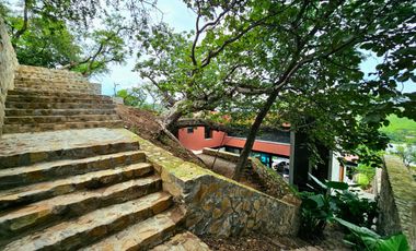 LAS CAÑADAS CASA EN VENTA SEMINUEVA MODERNA CON INCREIBLE VISTA
