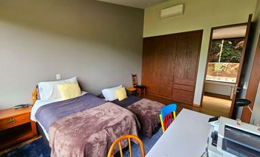 LAS CAÑADAS CASA EN VENTA SEMINUEVA MODERNA CON INCREIBLE VISTA