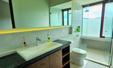 LAS CAÑADAS CASA EN VENTA SEMINUEVA MODERNA CON INCREIBLE VISTA