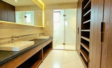 LAS CAÑADAS CASA EN VENTA SEMINUEVA MODERNA CON INCREIBLE VISTA
