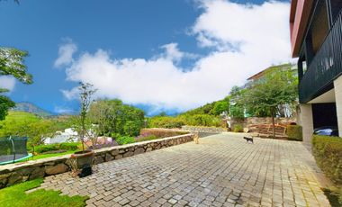 LAS CAÑADAS CASA EN VENTA SEMINUEVA MODERNA CON INCREIBLE VISTA