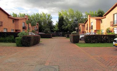 Casa en venta en Cajica - Conjunto Cerrado - Sector el Misterio