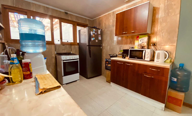 VENDO SOLIDA CASA DE ESQUINA EN CALAMA