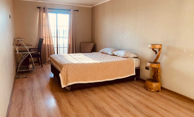 VENDO SOLIDA CASA DE ESQUINA EN CALAMA