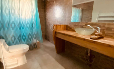 VENDO SOLIDA CASA DE ESQUINA EN CALAMA