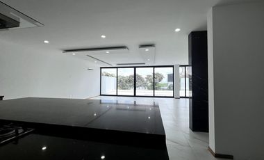 CASA EN PUERTA LAS LOMAS EN VENTA DE LUJO, ZONA DORADA ZAPOPAN PUERTA DE HIERRO