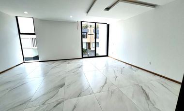 CASA EN PUERTA LAS LOMAS EN VENTA DE LUJO, ZONA DORADA ZAPOPAN PUERTA DE HIERRO