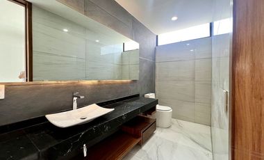 CASA EN PUERTA LAS LOMAS EN VENTA DE LUJO, ZONA DORADA ZAPOPAN PUERTA DE HIERRO