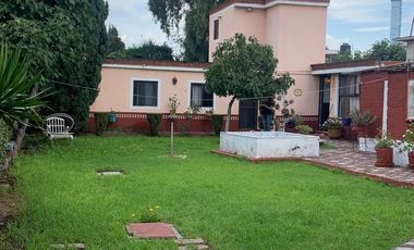 Casa en venta: 4 recámaras, 4 recámaras, 300m2 de jardín