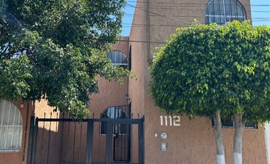 CASA OPORTUNIDAD DE INVERSIÓN SOBRE AVENIDA
