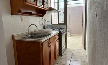 CASA OPORTUNIDAD DE INVERSIÓN SOBRE AVENIDA