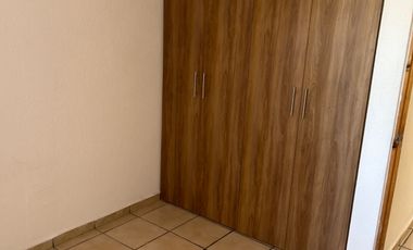 CASA OPORTUNIDAD DE INVERSIÓN SOBRE AVENIDA