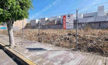 RENTA DE LOTE COMERCIAL EN IRAPUATO, GTO. EXCELENTE UBICACIÓN. IDEAL PARA FINCAR TIENDAS DE CONVENIENCIA, BANCOS, ETC.