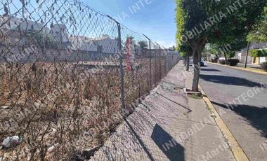 RENTA DE LOTE COMERCIAL EN IRAPUATO, GTO. EXCELENTE UBICACIÓN. IDEAL PARA FINCAR TIENDAS DE CONVENIENCIA, BANCOS, ETC.