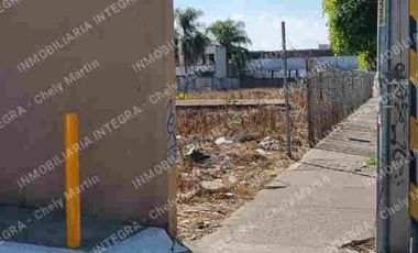 RENTA DE LOTE COMERCIAL EN IRAPUATO, GTO. EXCELENTE UBICACIÓN. IDEAL PARA FINCAR TIENDAS DE CONVENIENCIA, BANCOS, ETC.