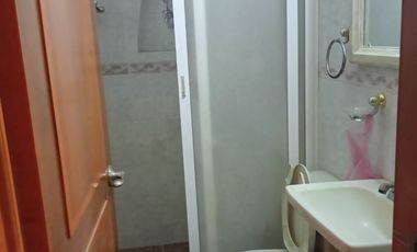 CASA DE 3 NIVELES RECIEN REMODELADA, 4 RECAMARAS CON CLOSET