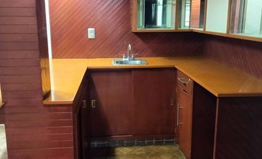 CASA DE 3 NIVELES RECIEN REMODELADA, 4 RECAMARAS CON CLOSET