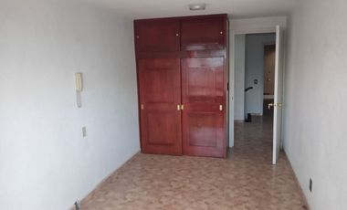 CASA DE 3 NIVELES RECIEN REMODELADA, 4 RECAMARAS CON CLOSET