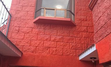 CASA DE 3 NIVELES RECIEN REMODELADA, 4 RECAMARAS CON CLOSET