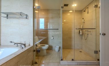 UNOBSTRUCTED 3BR UNIT + 3 PARKING SLOTS IN ONE ROXAS TRIANGLE