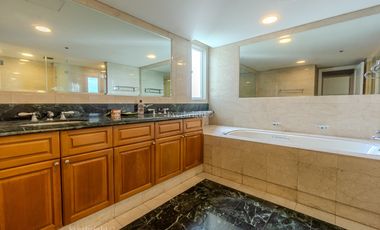 UNOBSTRUCTED 3BR UNIT + 3 PARKING SLOTS IN ONE ROXAS TRIANGLE