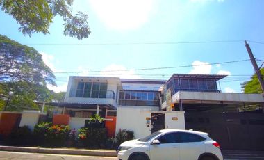 Pre-owned 2Storey Single House and Lot in The Orchard Golf and Country Club Dasmariñas Cavite