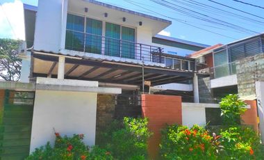 Pre-owned 2Storey Single House and Lot in The Orchard Golf and Country Club Dasmariñas Cavite