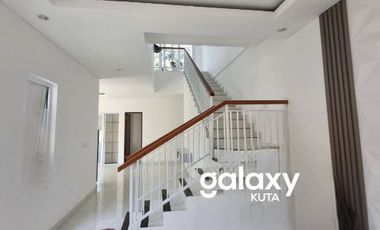 DISEWAKAN RUMAH 2 LANTAI PERUM TAMAN NUSANTARA JIMBARAN BADUNG, BALI