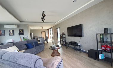 New apartment for sale, size 40 rooms + 2 penthouse, Sukhumvit 50, near BTS On Nut, size 5 floors, usable area 1900 sq m., price 120 million.