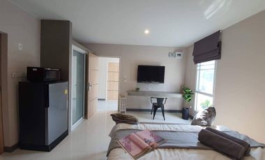 New apartment for sale, size 40 rooms + 2 penthouse, Sukhumvit 50, near BTS On Nut, size 5 floors, usable area 1900 sq m., price 120 million.