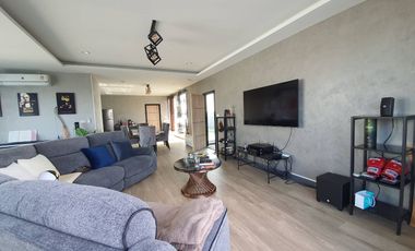 New apartment for sale, size 40 rooms + 2 penthouse, Sukhumvit 50, near BTS On Nut, size 5 floors, usable area 1900 sq m., price 120 million.