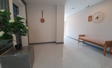 New apartment for sale, size 40 rooms + 2 penthouse, Sukhumvit 50, near BTS On Nut, size 5 floors, usable area 1900 sq m., price 120 million.