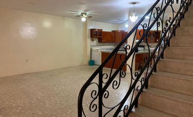 casa rentera de venta en el centro de manta manabi B/L