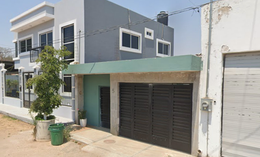 VENDO CASA EN FRACC. LA TINAJA, JUANACATLAN JALISCO CERCA DE AEROPUERTO DE GUADALAJARA