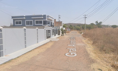 VENDO CASA EN FRACC. LA TINAJA, JUANACATLAN JALISCO CERCA DE AEROPUERTO DE GUADALAJARA