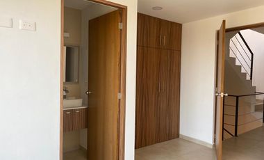 Venta de casa nueva en conjunto cerrado en San Juan Cuautlancingo.