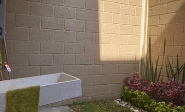 Venta de casa nueva en conjunto cerrado en San Juan Cuautlancingo.