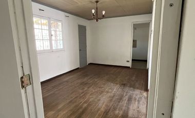 Acogedora casa; muros concreto, no paga contribuciones