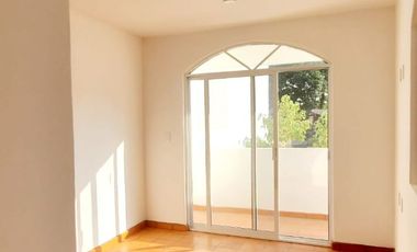 CASA CON ALBERCA EN RESIDENCIAL DE TAN SOLO 13 LOTES,
