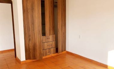 CASA CON ALBERCA EN RESIDENCIAL DE TAN SOLO 13 LOTES,