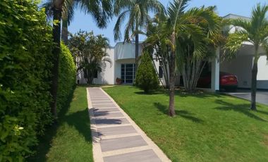 Se vende hermosa casa campestre al oriente de Neiva