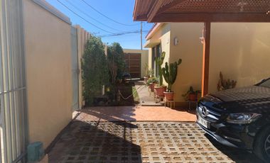 VENDO AMPLIA CASA IDEAL PARA FAMILIA EN LOMAS HUASI