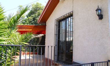 CASA MARTIN DE ZAMORA CON MANQUEHUE, LAS CONDES, 442 M2 TERRENO, 5 DORMITORIOS, 3 BAÑOS, ESTACIONAMIENTOS, EXCELENTE PATIO