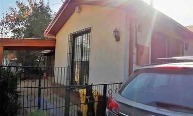 CASA MARTIN DE ZAMORA CON MANQUEHUE, LAS CONDES, 442 M2 TERRENO, 5 DORMITORIOS, 3 BAÑOS, ESTACIONAMIENTOS, EXCELENTE PATIO