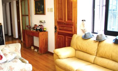 CASA MARTIN DE ZAMORA CON MANQUEHUE, LAS CONDES, 442 M2 TERRENO, 5 DORMITORIOS, 3 BAÑOS, ESTACIONAMIENTOS, EXCELENTE PATIO