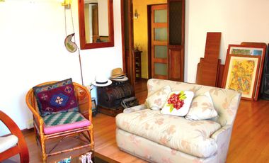 CASA MARTIN DE ZAMORA CON MANQUEHUE, LAS CONDES, 442 M2 TERRENO, 5 DORMITORIOS, 3 BAÑOS, ESTACIONAMIENTOS, EXCELENTE PATIO