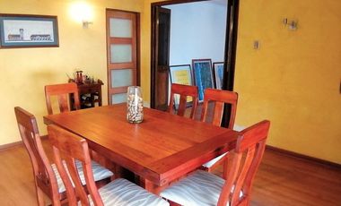 CASA MARTIN DE ZAMORA CON MANQUEHUE, LAS CONDES, 442 M2 TERRENO, 5 DORMITORIOS, 3 BAÑOS, ESTACIONAMIENTOS, EXCELENTE PATIO