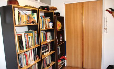 CASA MARTIN DE ZAMORA CON MANQUEHUE, LAS CONDES, 442 M2 TERRENO, 5 DORMITORIOS, 3 BAÑOS, ESTACIONAMIENTOS, EXCELENTE PATIO