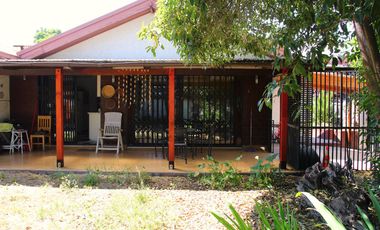 CASA MARTIN DE ZAMORA CON MANQUEHUE, LAS CONDES, 442 M2 TERRENO, 5 DORMITORIOS, 3 BAÑOS, ESTACIONAMIENTOS, EXCELENTE PATIO